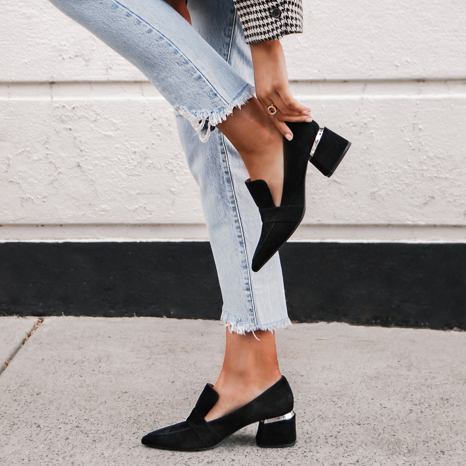 Arrive to the office on time and on point