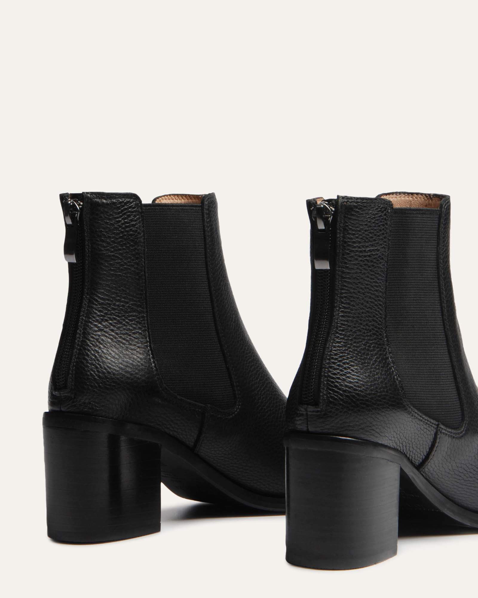The Mid Heel Leather Boot black – TOTEME