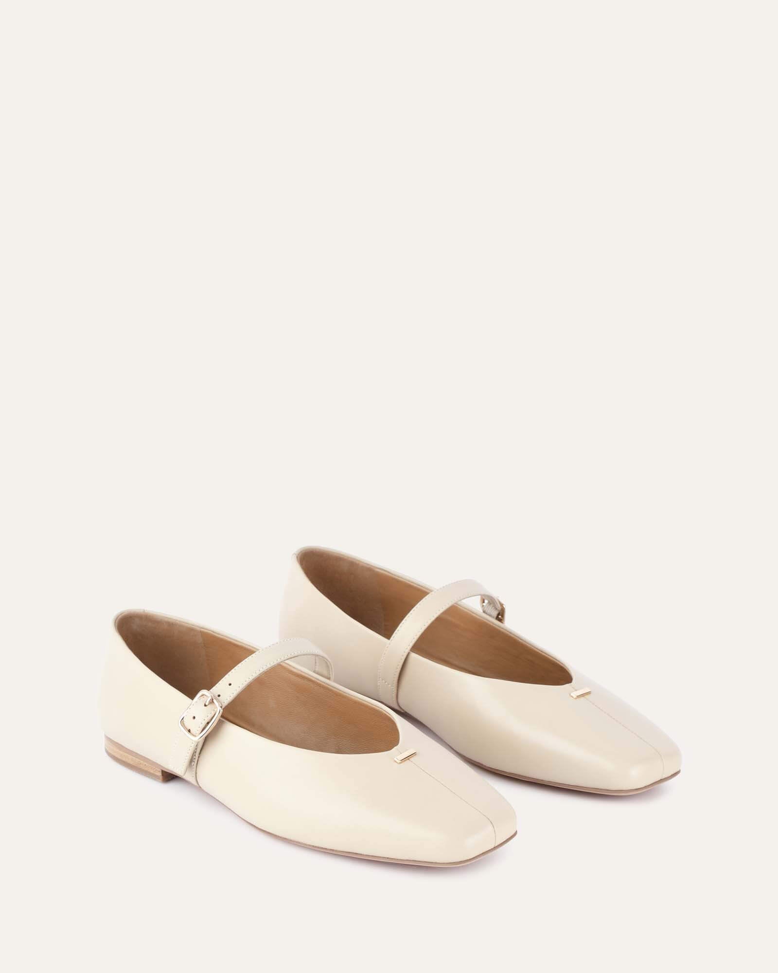 APRIL CASUAL FLATS SAND LEATHER image