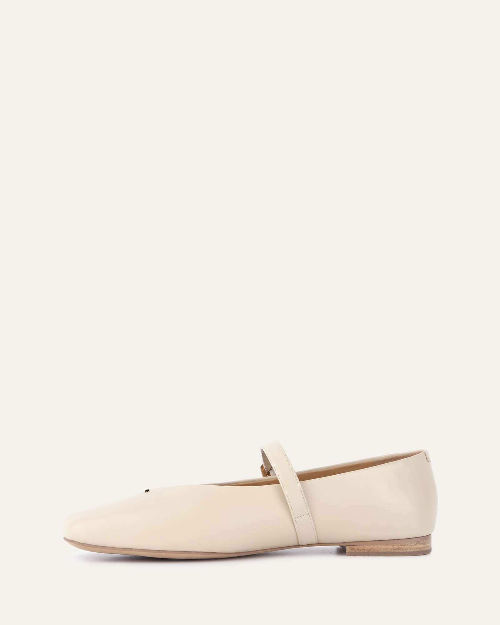 APRIL CASUAL FLATS SAND LEATHER image