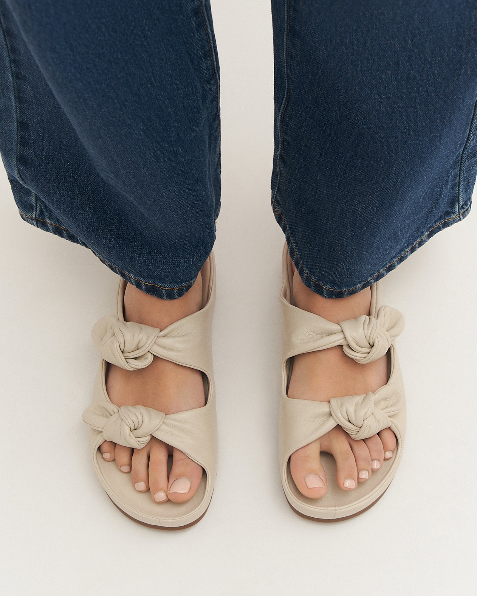 BLOSSOM FLAT SANDALS OFF WHITE LEATHER image