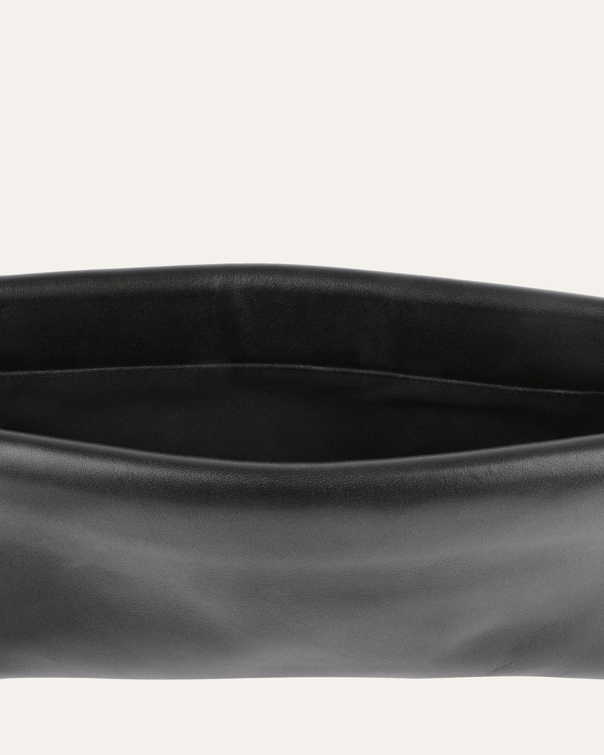 BONNIE CLUTCH BAG BLACK LEATHER image