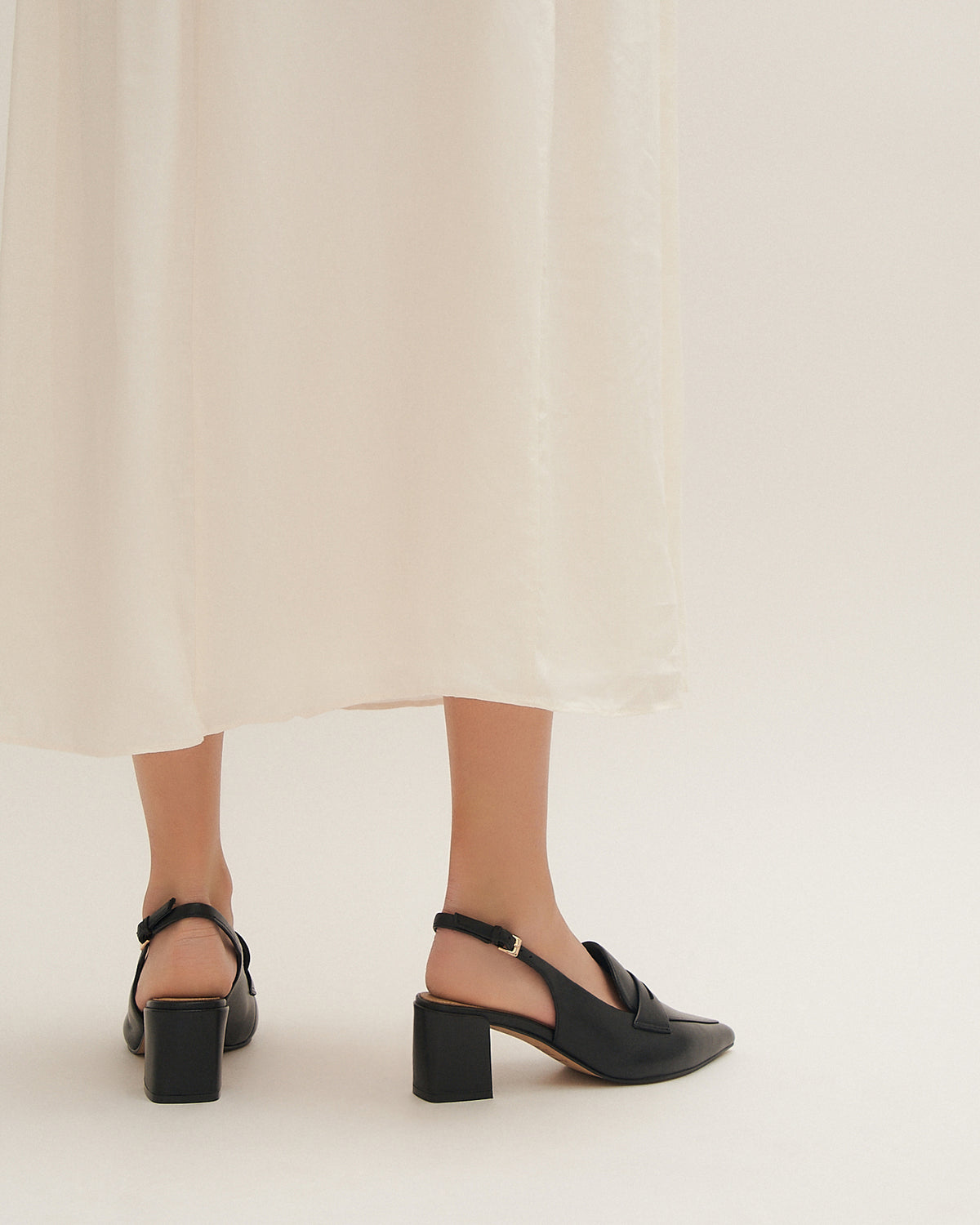 CARLTON LOW HEELS BLACK LEATHER