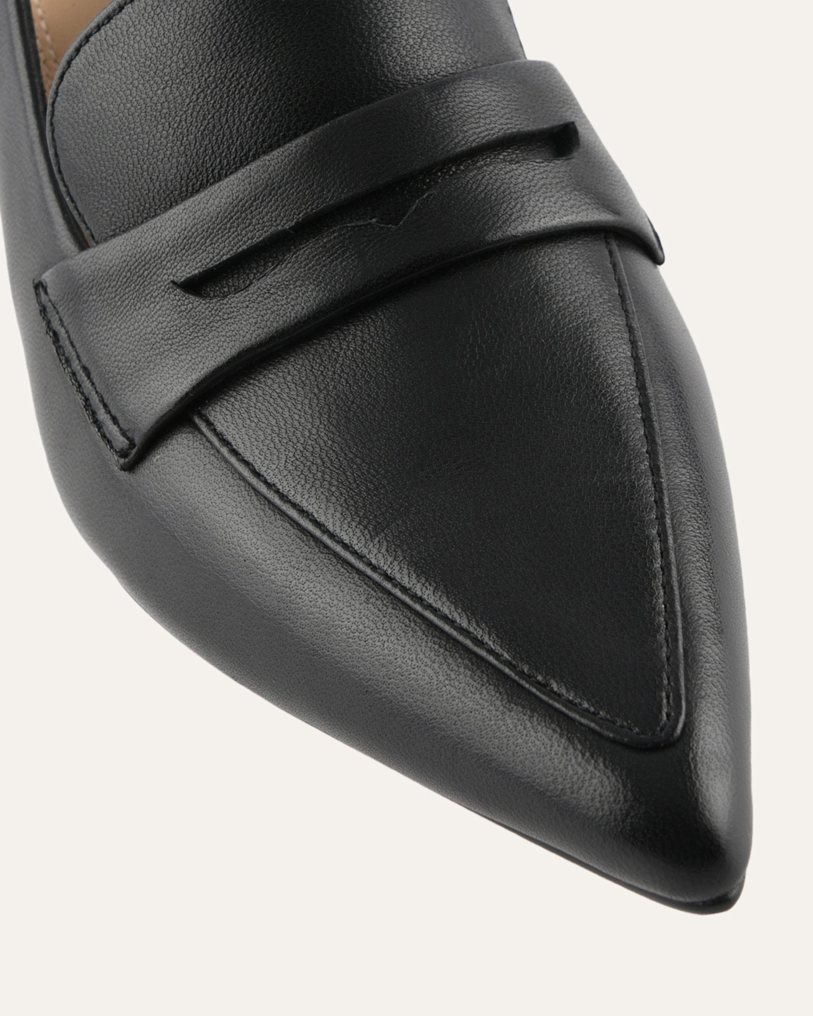 CARLTON LOW HEELS BLACK LEATHER image