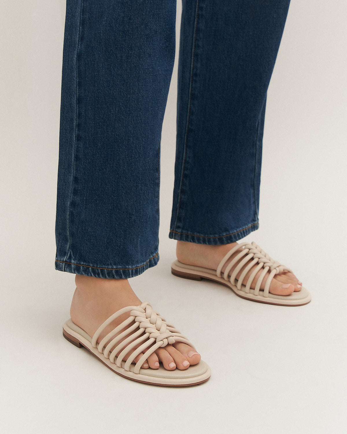 CHIA FLAT SANDALS OFF WHITE LEATHER