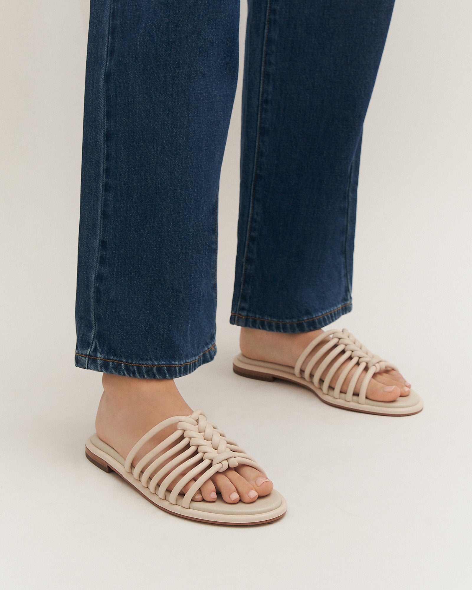 CHIA FLAT SANDALS OFF WHITE LEATHER image