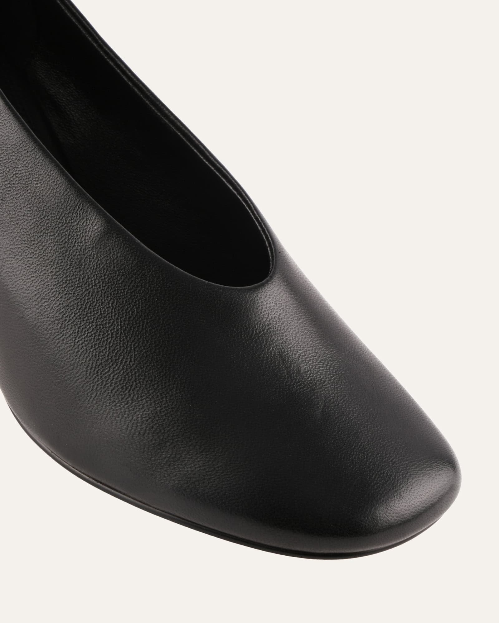 ELLA MID HEELS BLACK LEATHER image