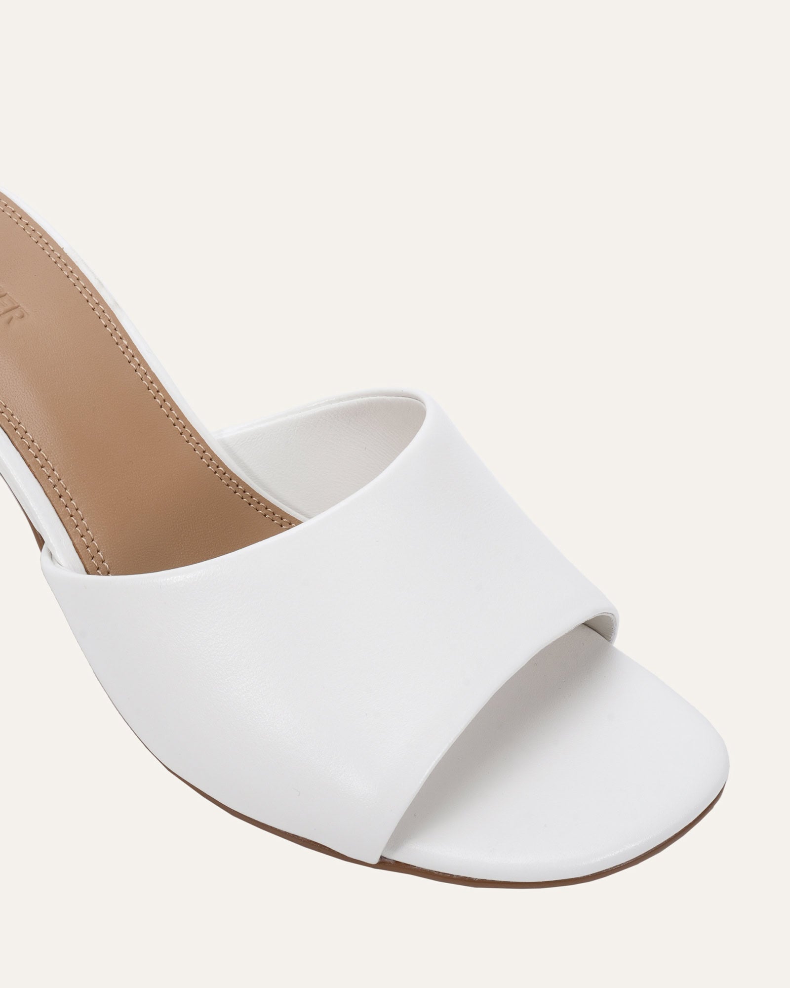 ELMA LOW SANDALS MULE MILK WHITE LEATHER image
