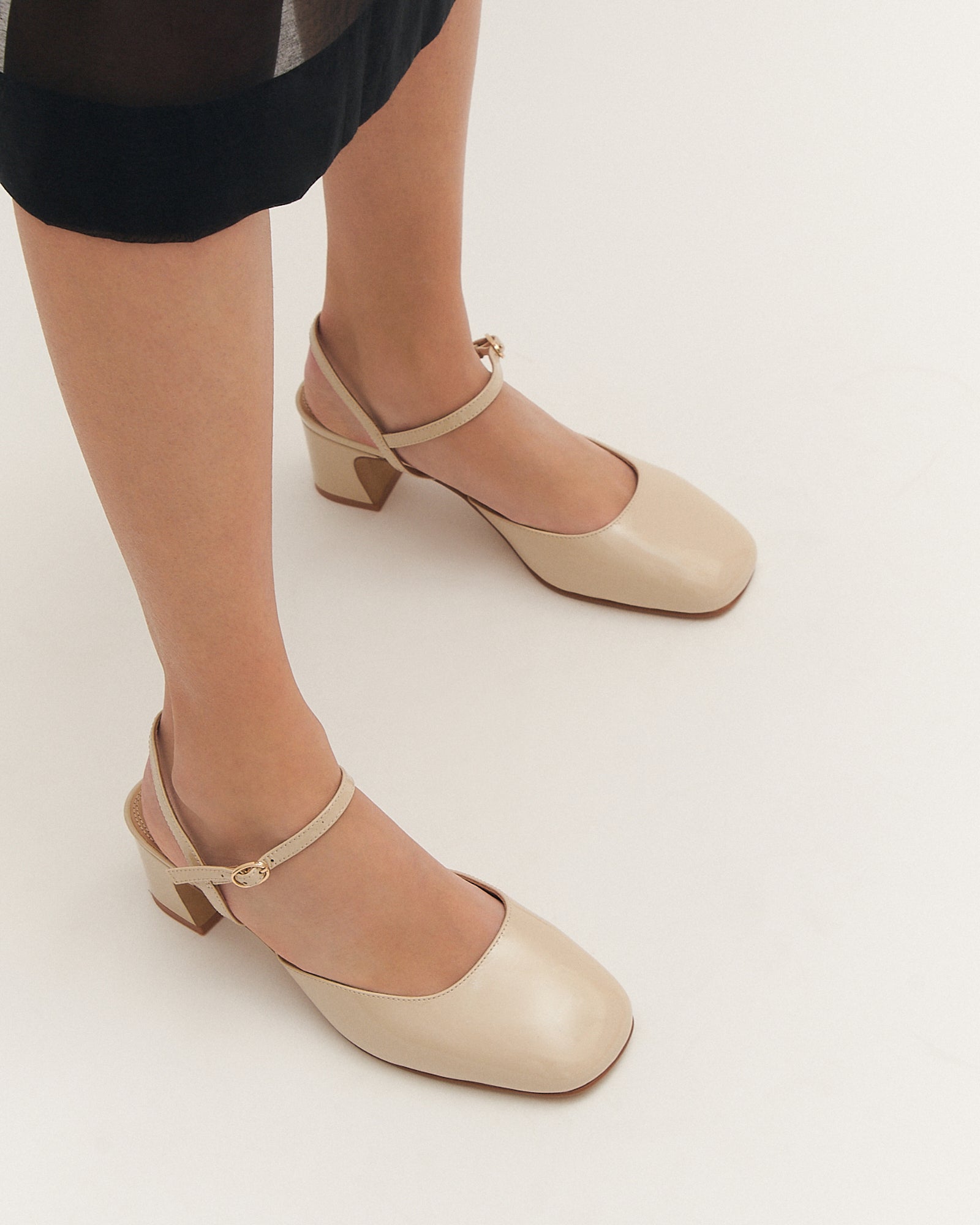 JEWEL LOW HEELS SAND PATENT image