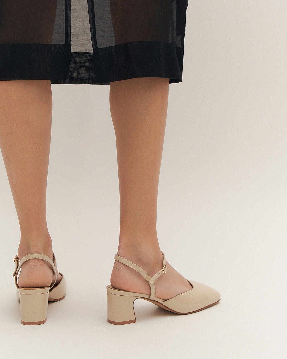 JEWEL LOW HEELS SAND PATENT