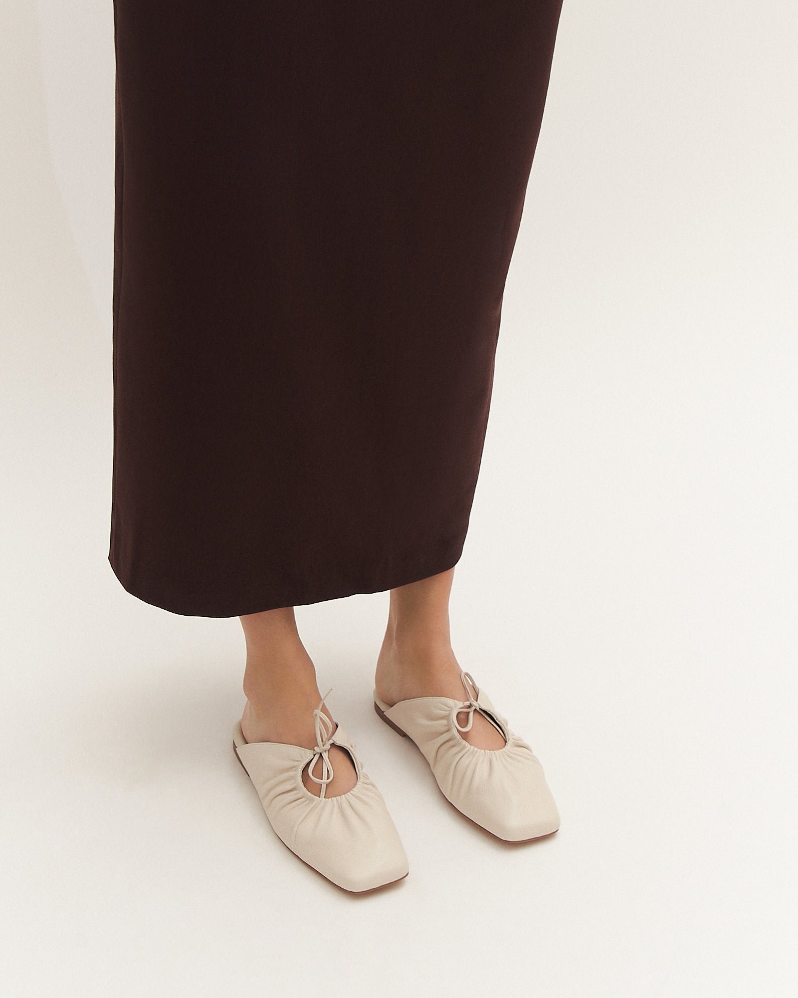 KEVA CASUAL FLATS OFF WHITE LEATHER image
