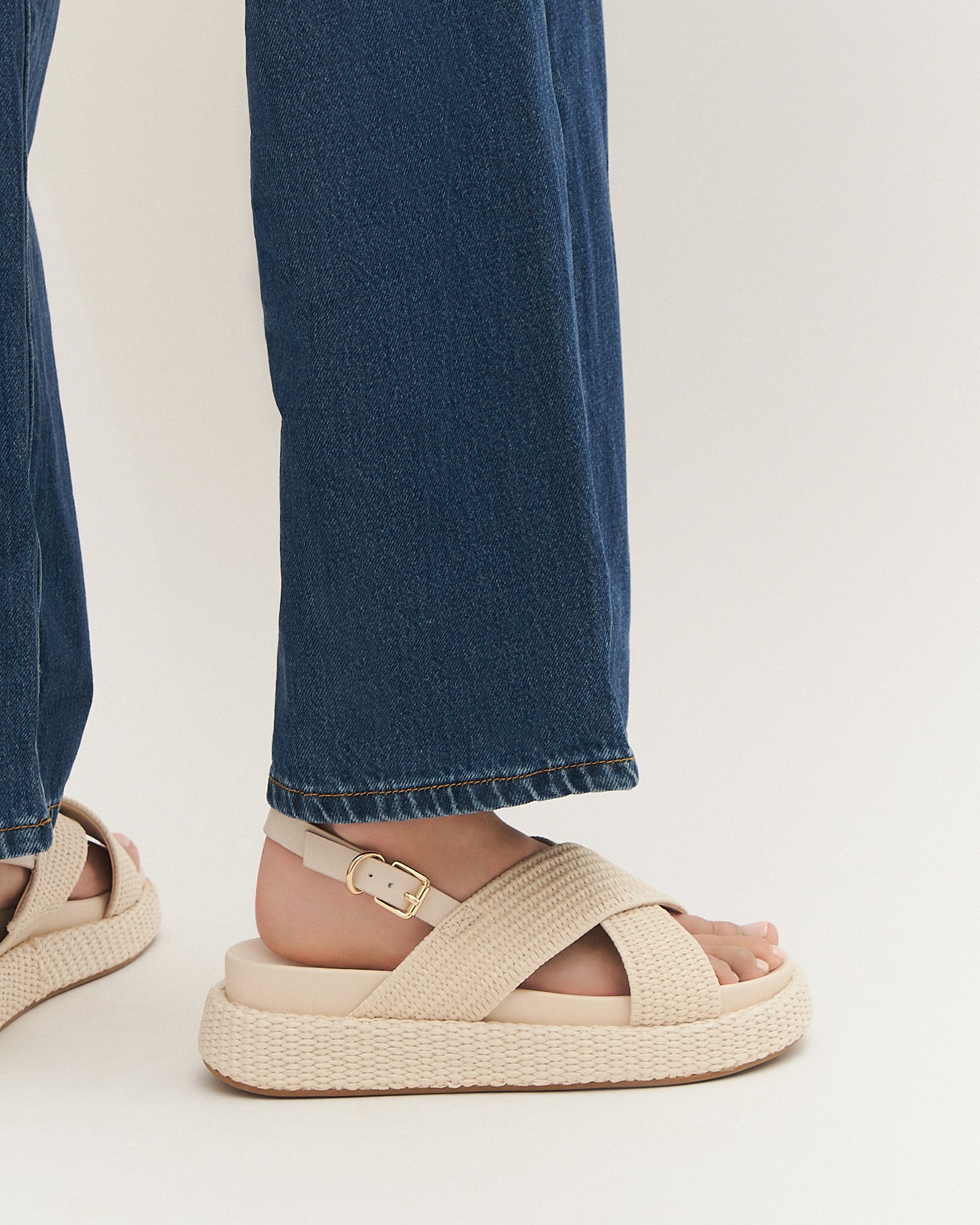 MIKEY FLAT SANDALS OFF WHITE RAFFIA image