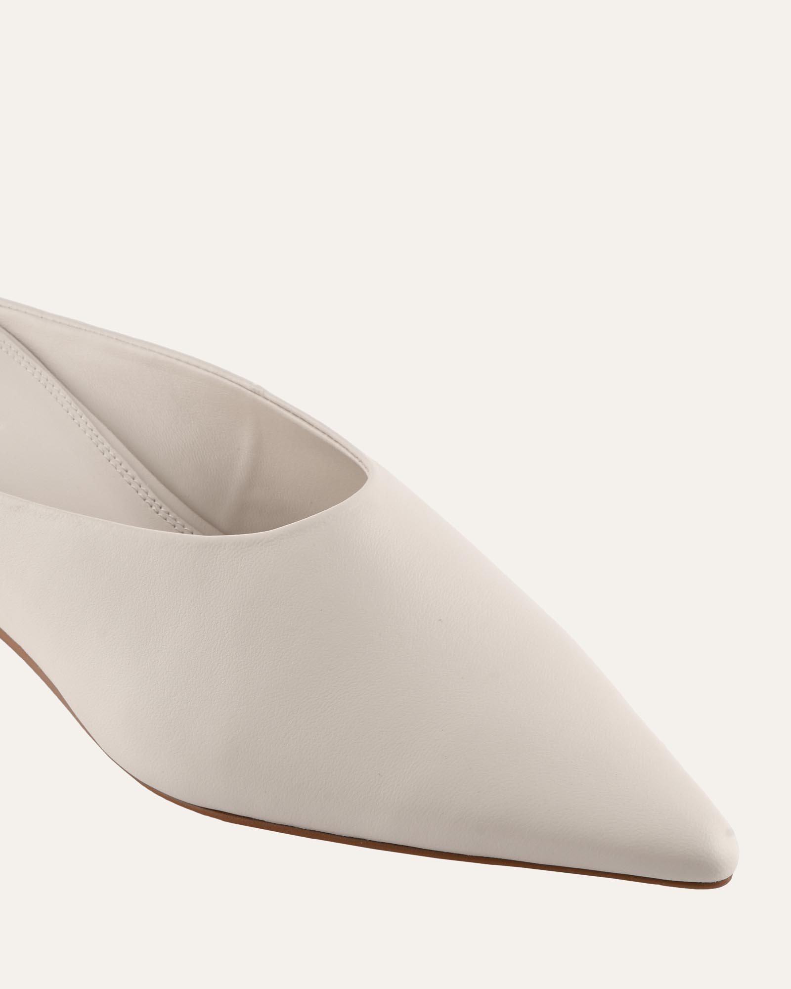NOORIE MID HEELS MILK WHITE LEATHER image