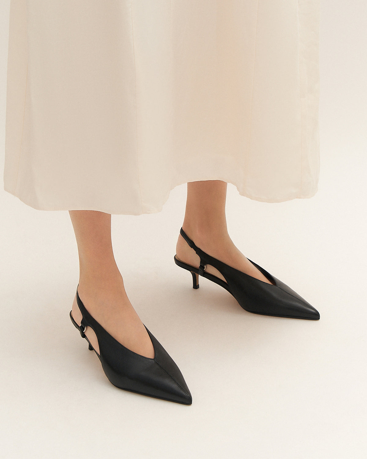 RONNIE LOW HEELS BLACK LEATHER