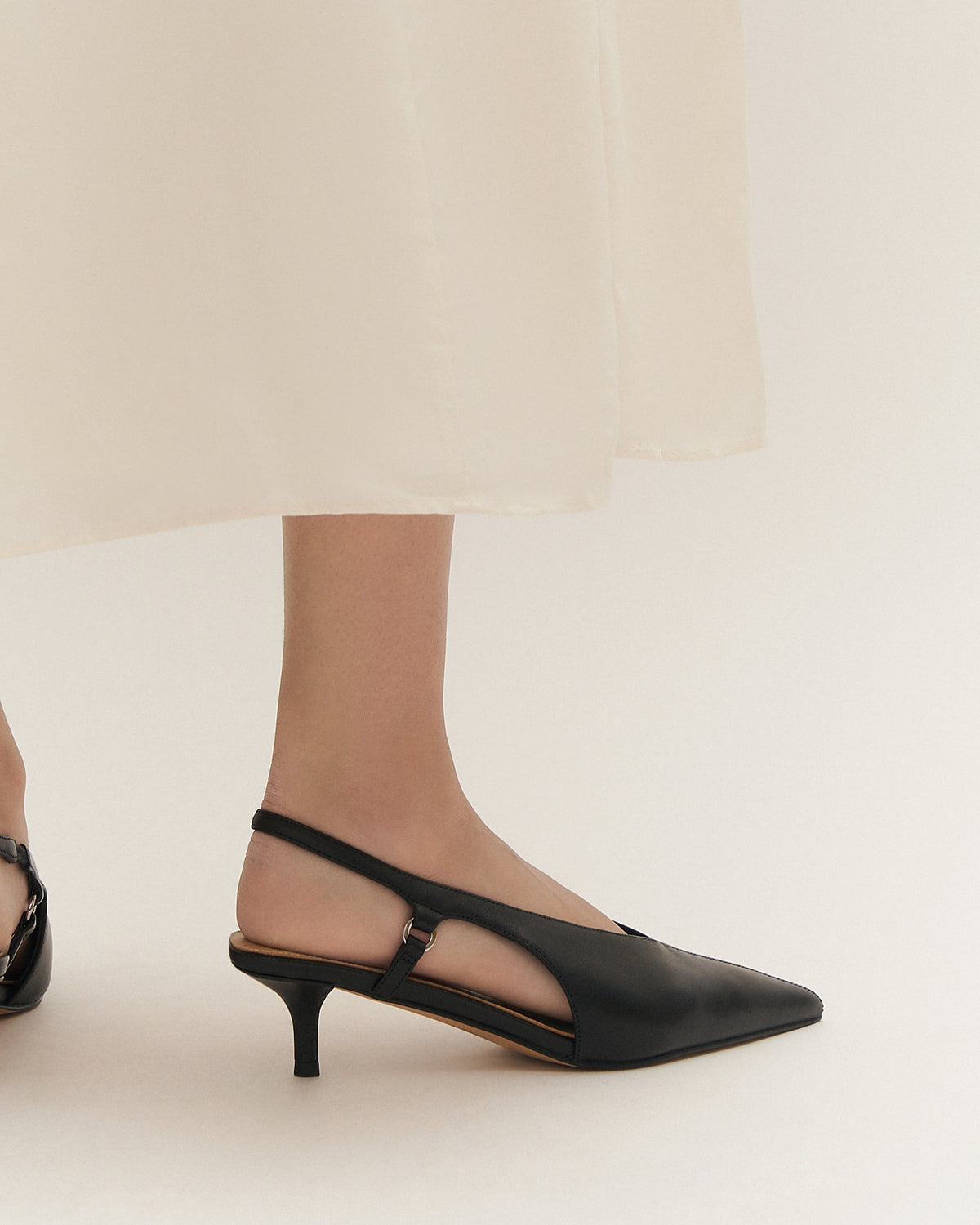 RONNIE LOW HEELS BLACK LEATHER