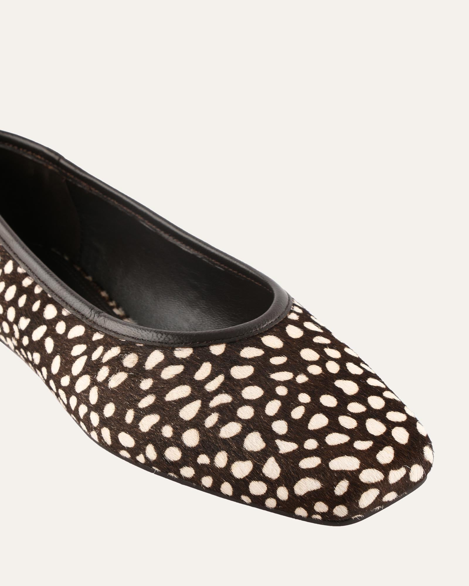 SERENA CASUAL FLATS WALNUT SPOT image