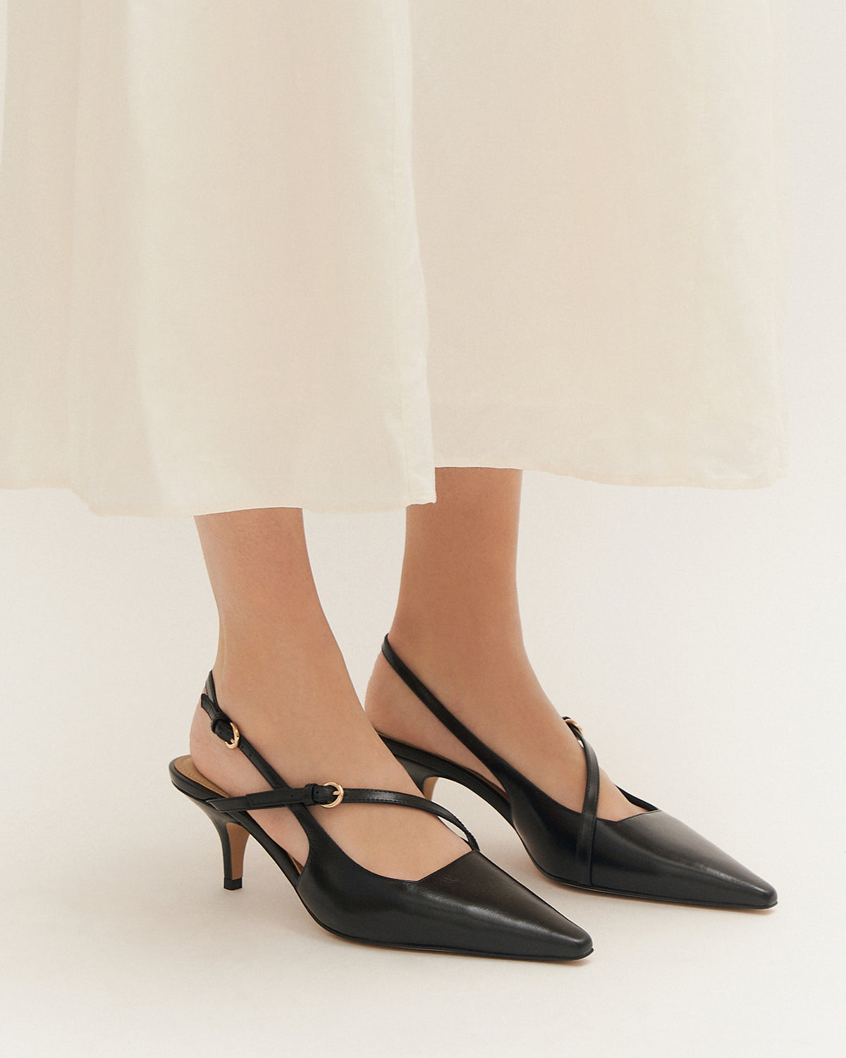 SKYE LOW HEELS BLACK LEATHER