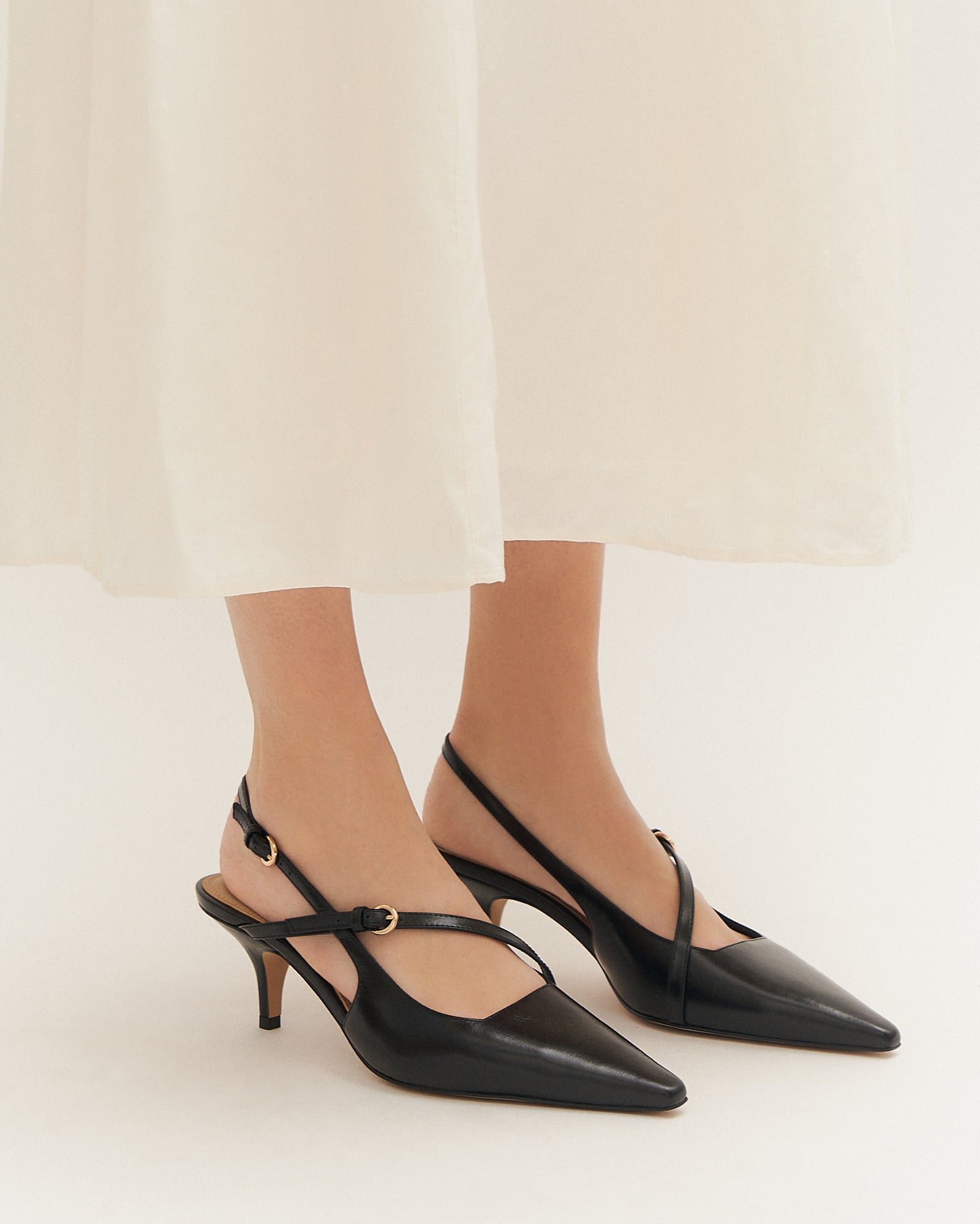 SKYE LOW HEELS BLACK LEATHER image