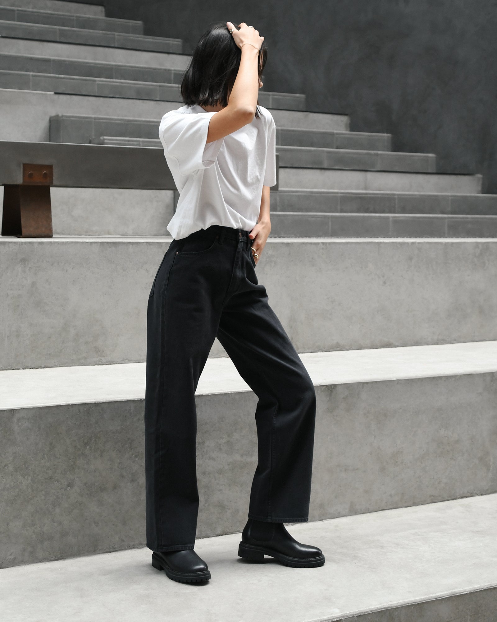 BLOOM FLAT ANKLE BOOTS BLACK LEATHER image