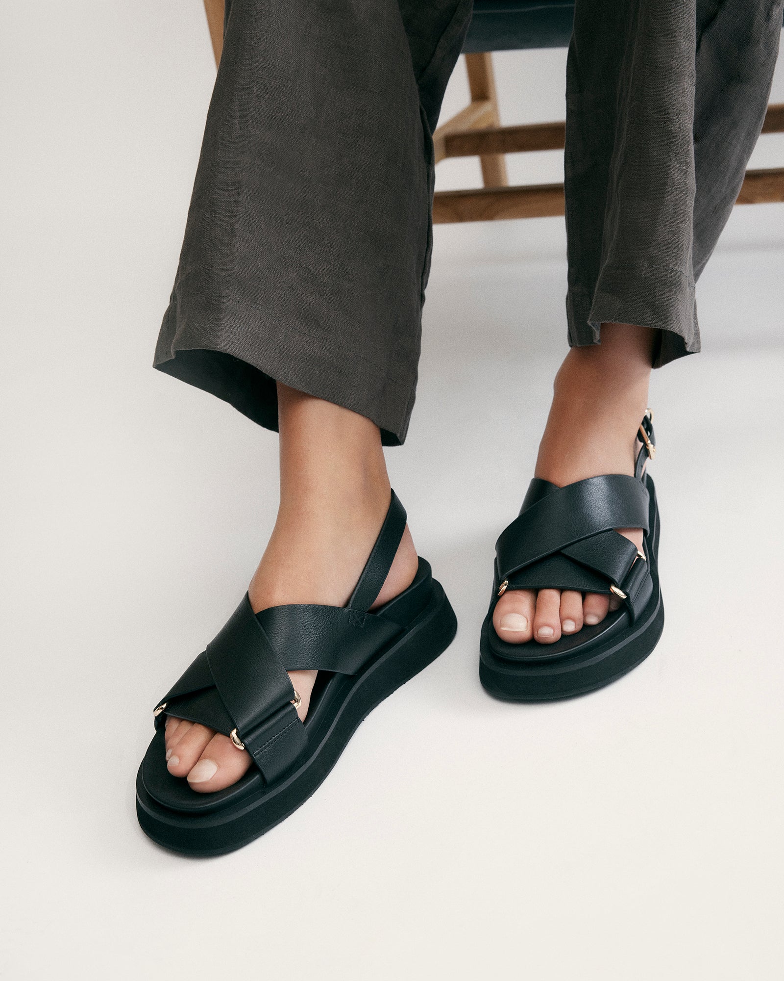 MARLEY FLAT SANDALS BLACK LEATHER image