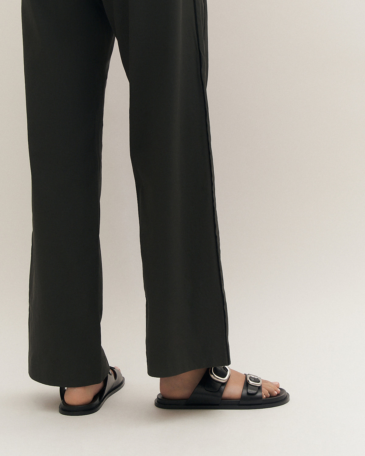 SOL FLAT SANDALS BLACK LEATHER