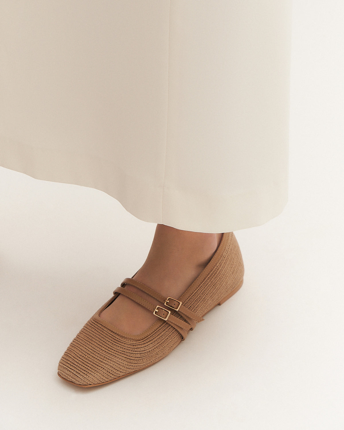 SULLIVAN BALLET FLATS TAN RAFFIA