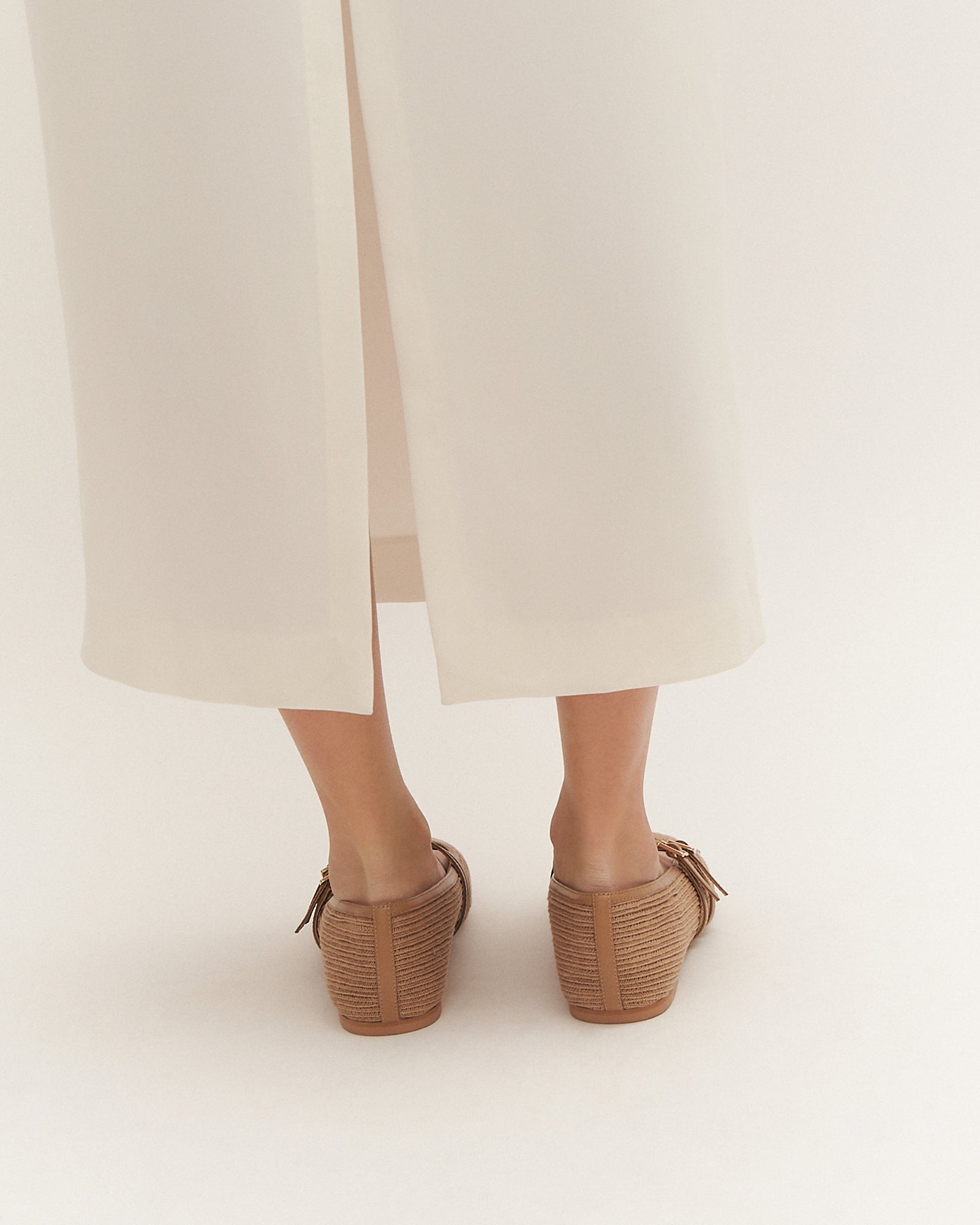 SULLIVAN BALLET FLATS TAN RAFFIA image