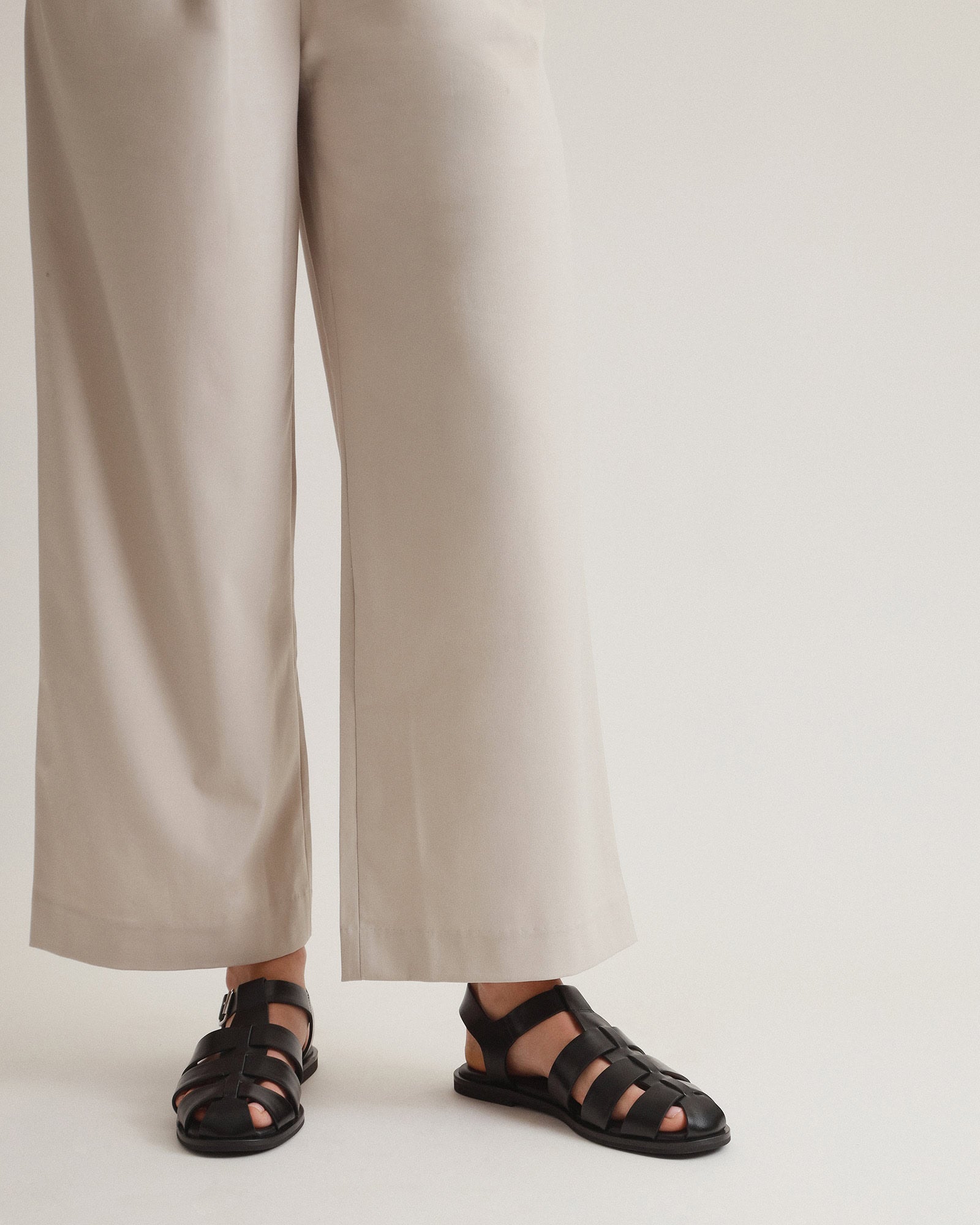 FINN FLAT SANDALS BLACK LEATHER image