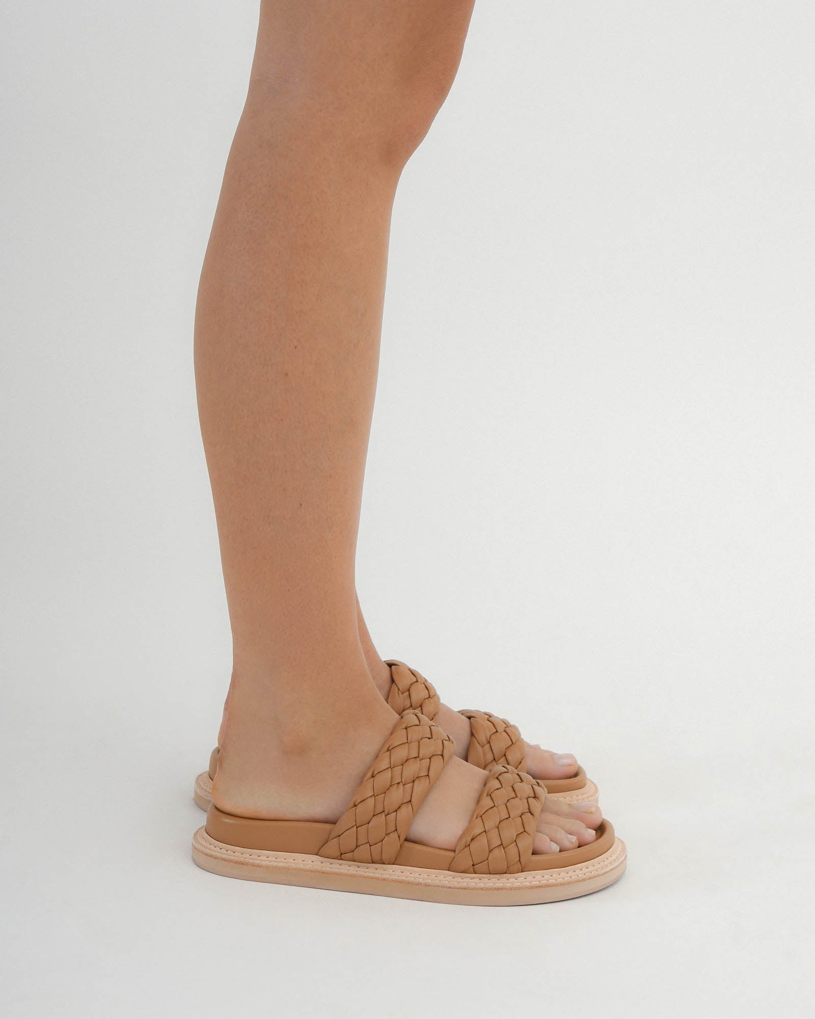 VEGA FLAT SANDALS TOFFEE LEATHER image