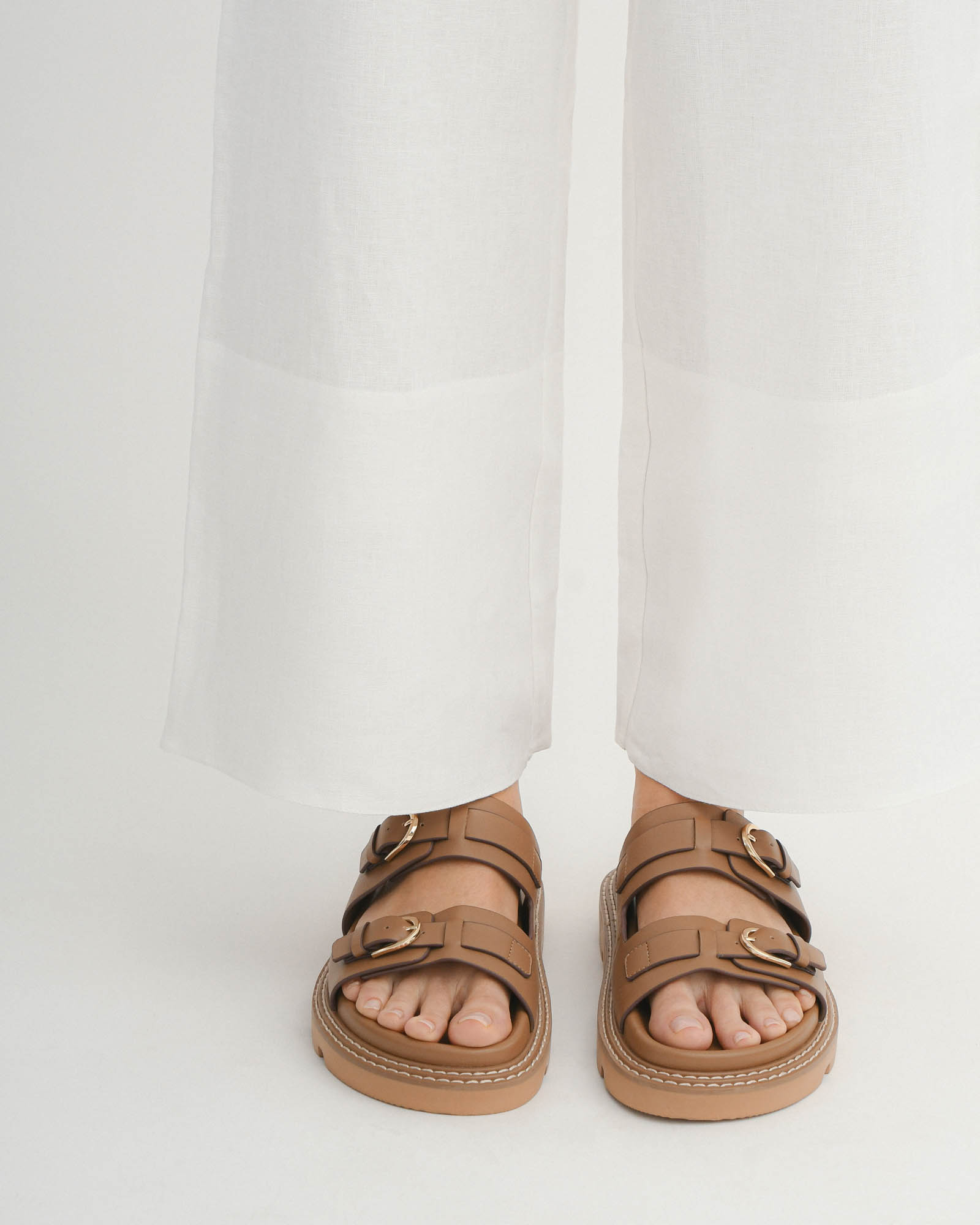 VICHY FLAT SANDALS TAN LEATHER image
