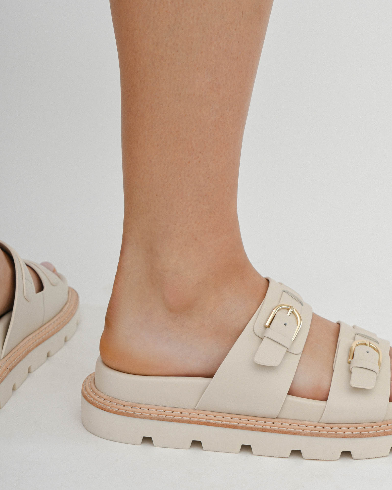 VICHY FLAT SANDALS OFF WHITE LEATHER image