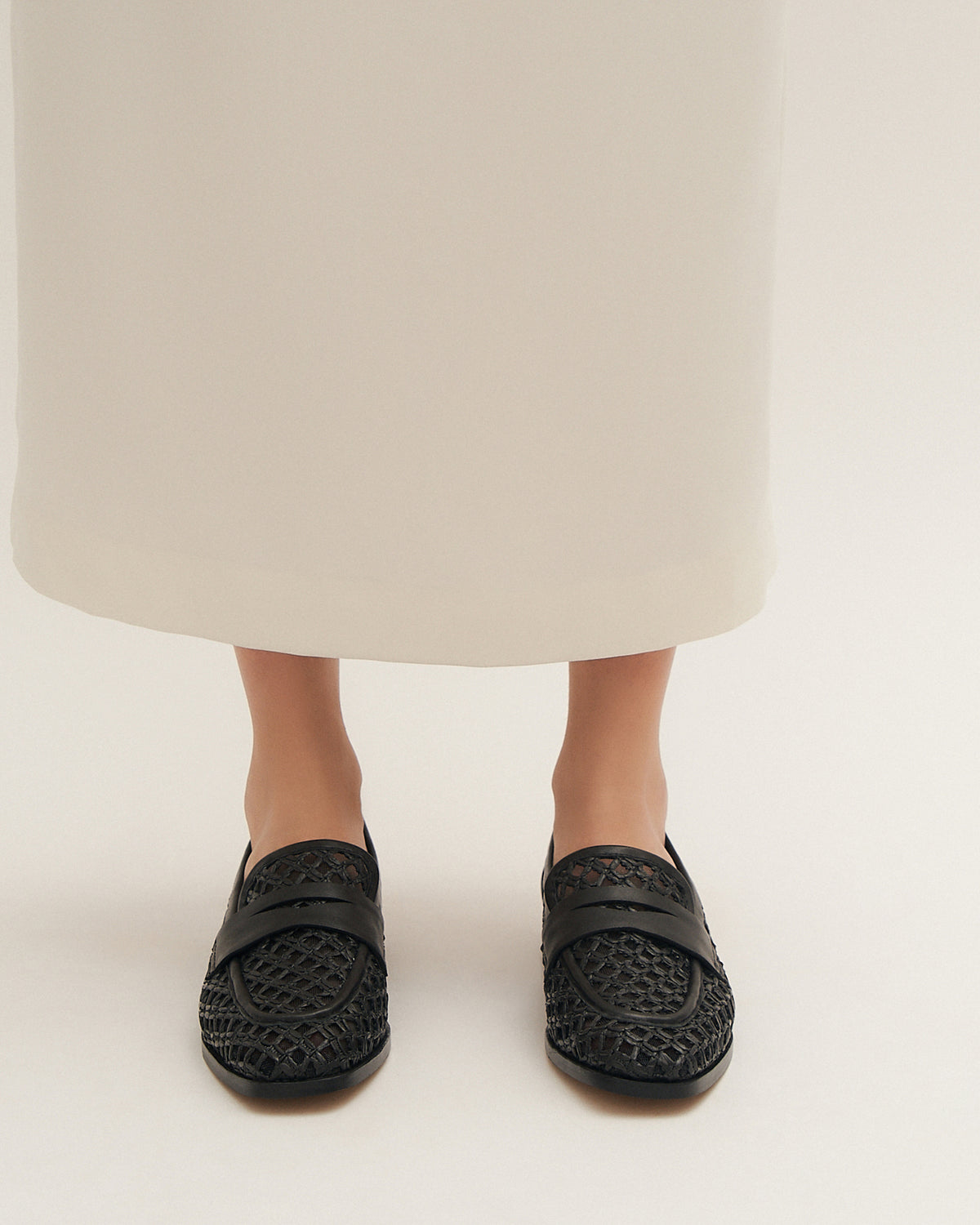 ABBOTT LOAFERS BLACK RAFFIA