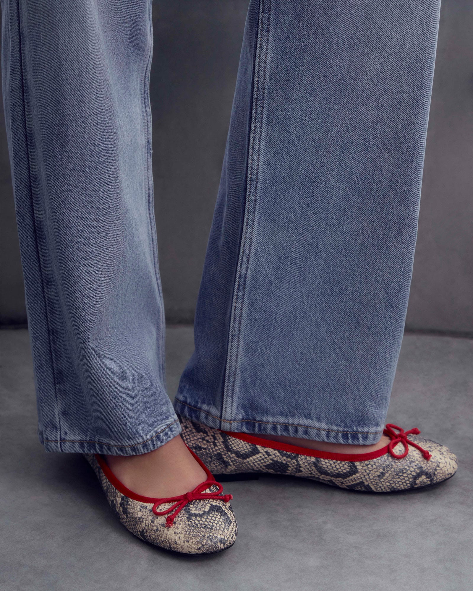 ADRIANA CASUAL FLATS NATURAL SNAKE PRINT image
