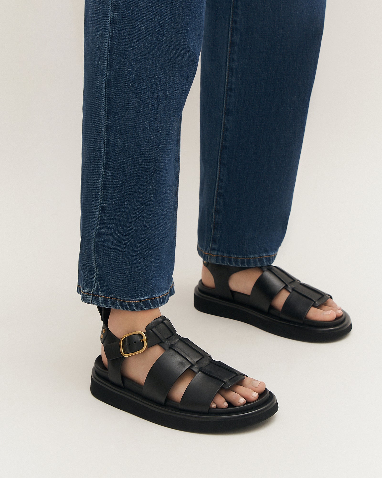 AMINA FLAT SANDALS BLACK LEATHER image