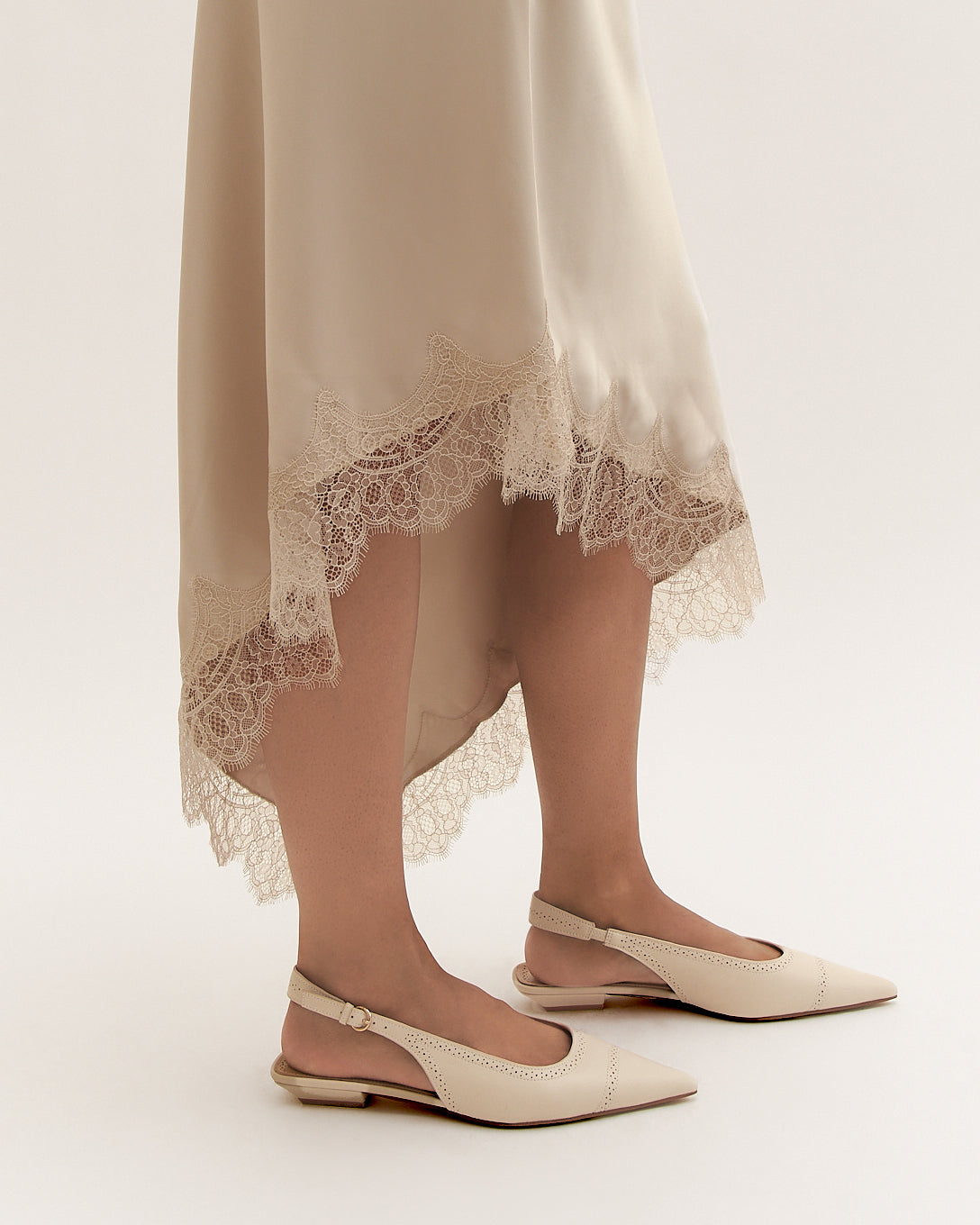 ANWAR DRESS FLATS OFF WHITE LEATHER image