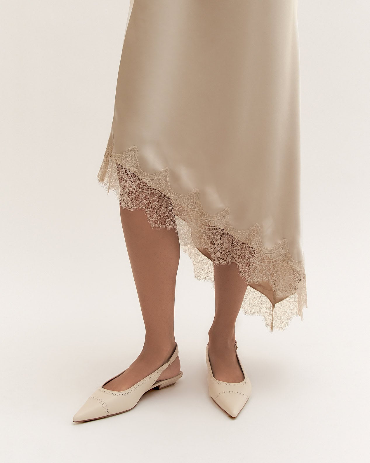 ANWAR DRESS FLATS OFF WHITE LEATHER image