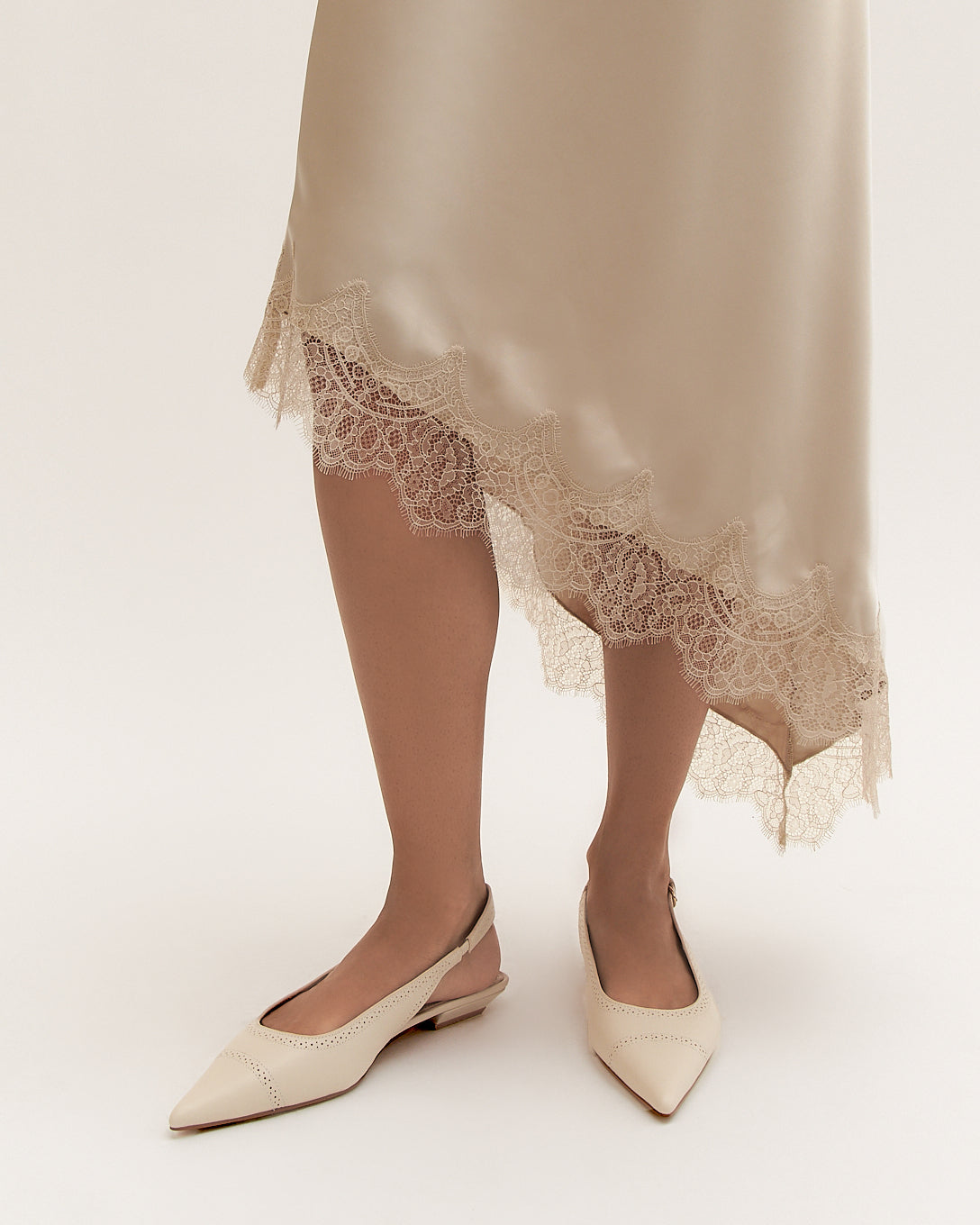 ANWAR DRESS FLATS OFF WHITE LEATHER image