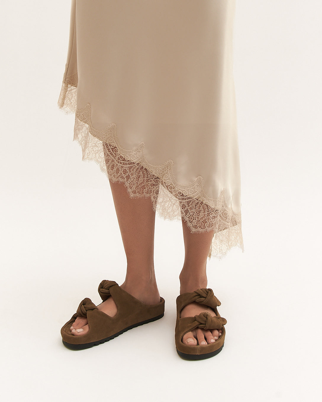 BLOSSOM FLAT SANDALS OLIVE SUEDE image