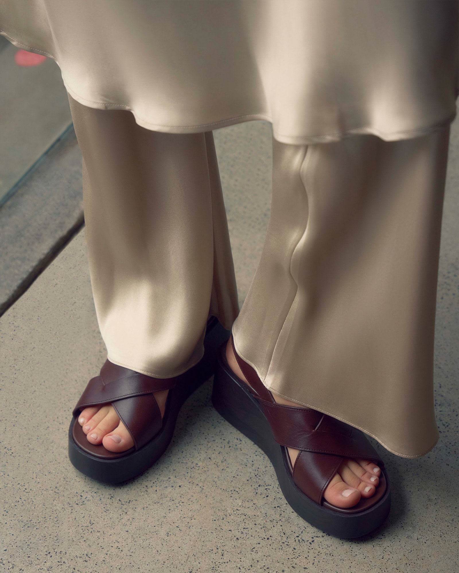 CADEY MID WEDGE SANDALS CHESTNUT LEATHER image