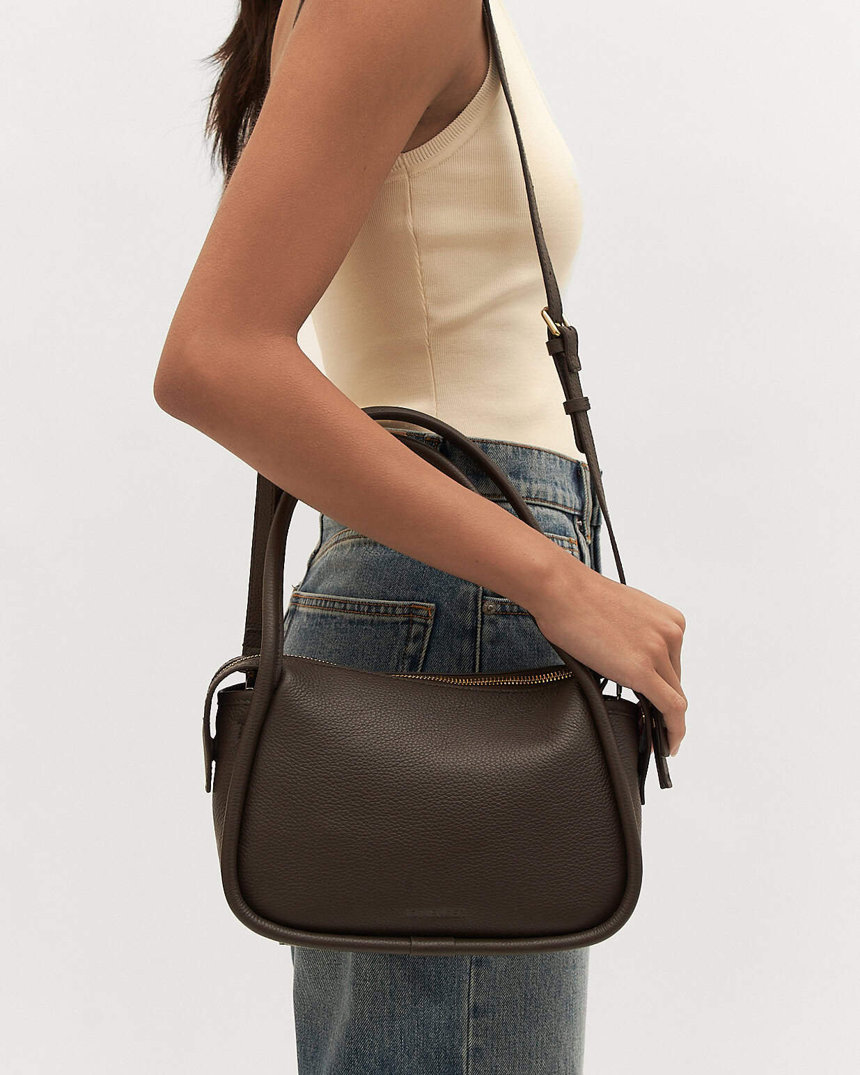 CHASE CROSSBODY BAG BITTER CHOC LEATHER image
