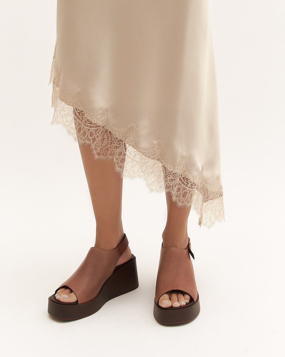 CHERRY MID WEDGE SANDALS BRANDY LEATHER