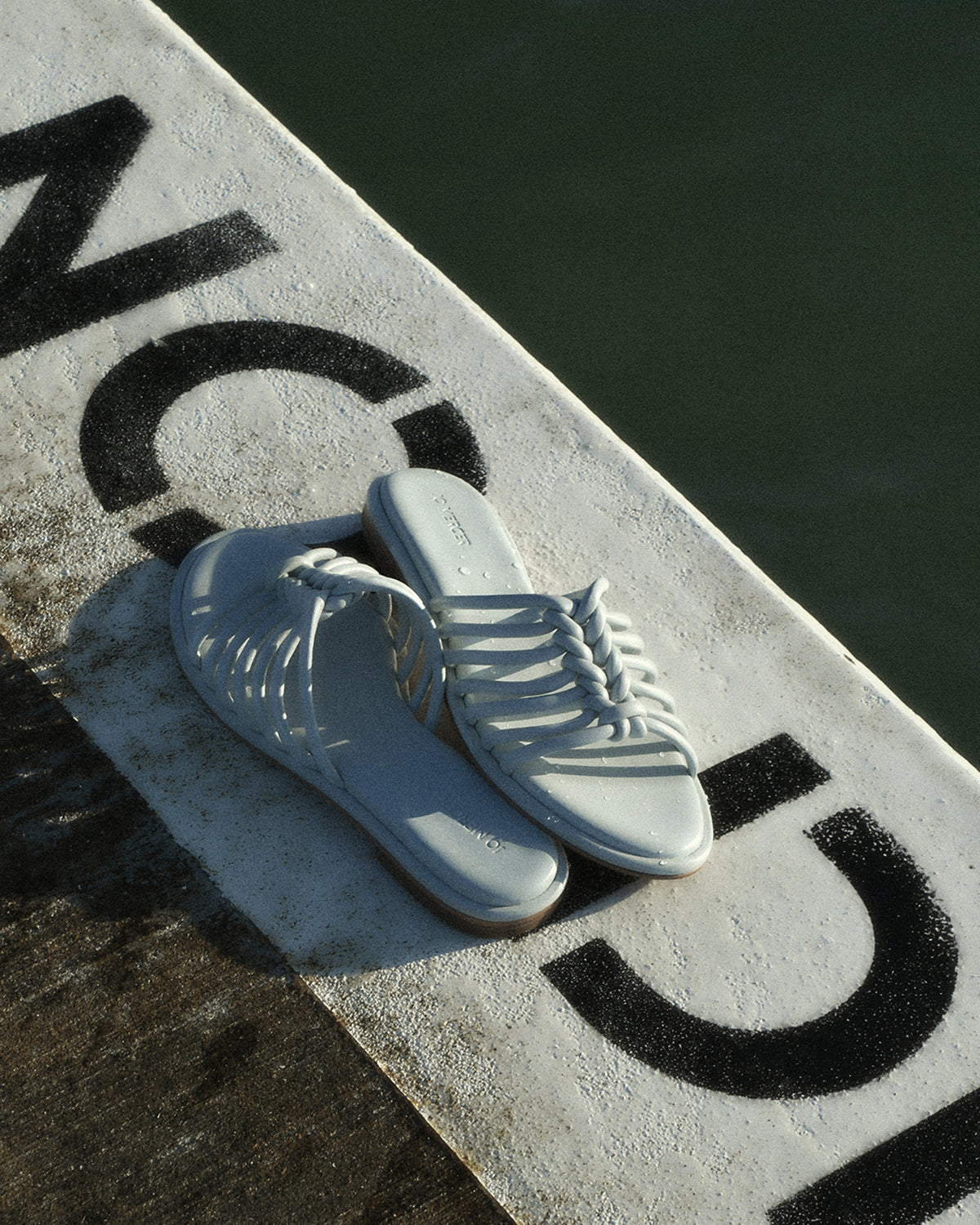 CHIA FLAT SANDALS DUSK BLUE LEATHER