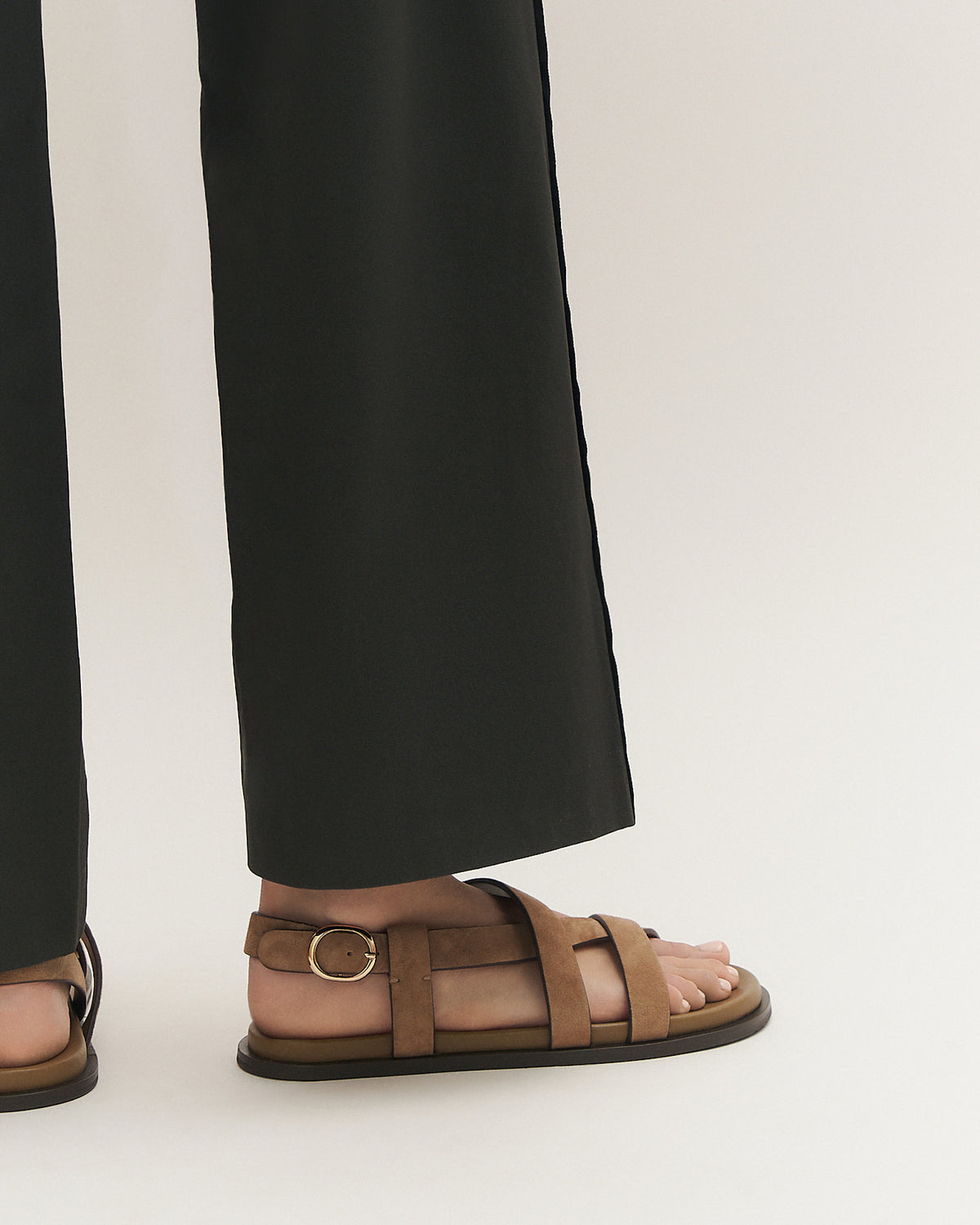 FALCON FLAT SANDALS LATTE SUEDE