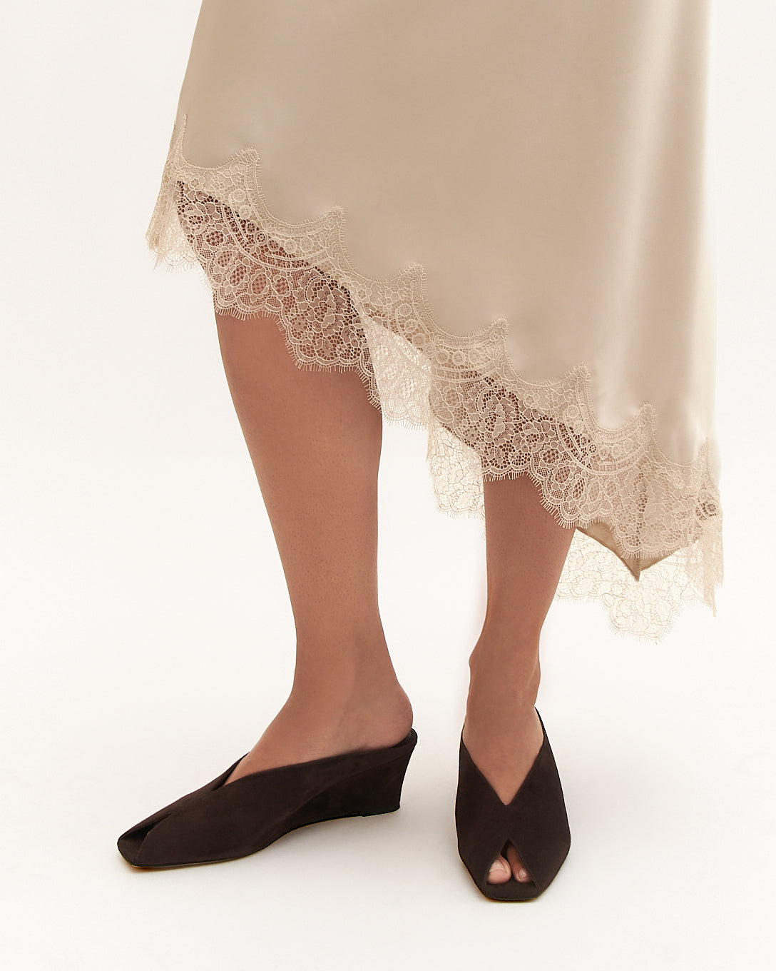 FERRIS MID HEEL SANDALS BITTER CHOC SUEDE image