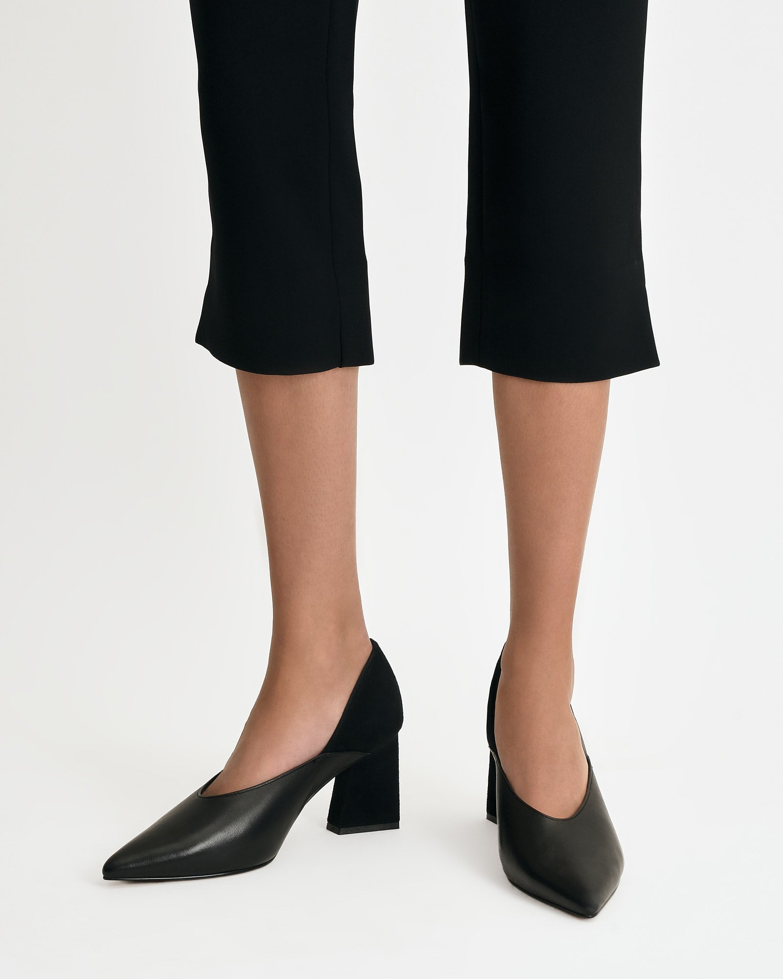 HUGO MID HEELS BLACK MULTI image