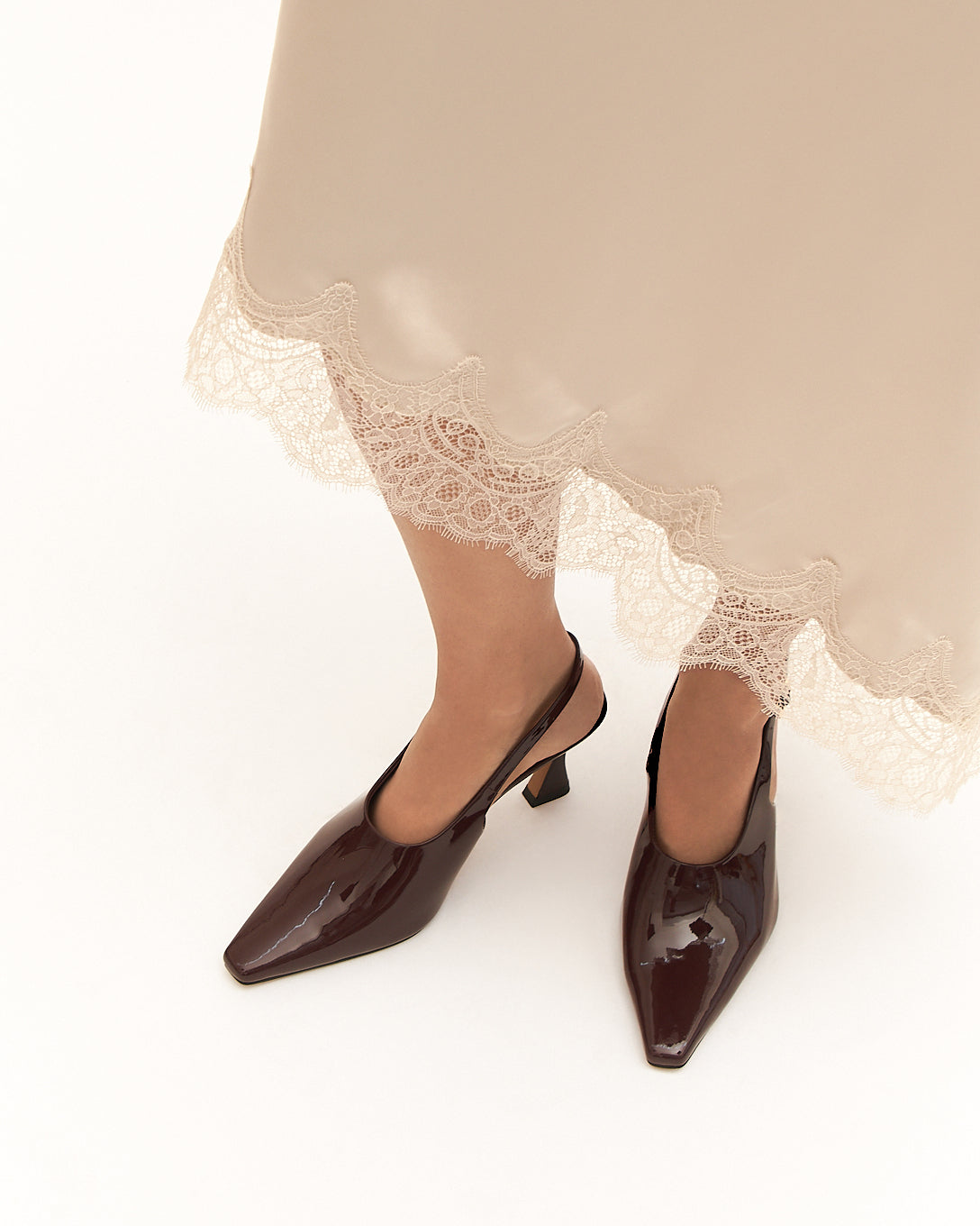 JANE MID HEELS MERLOT PATENT image