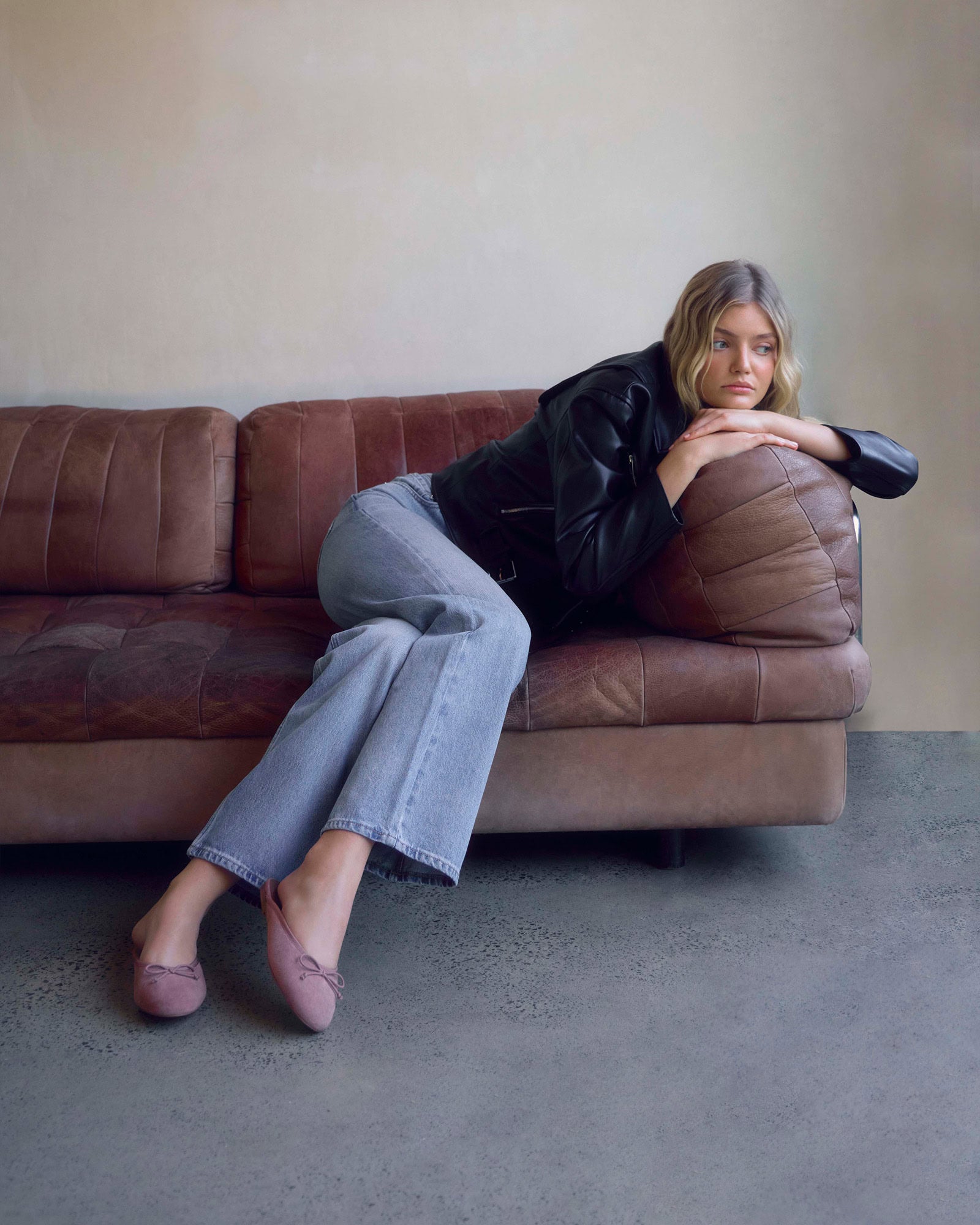 KELSEY CASUAL FLATS MULE ROSE SUEDE image