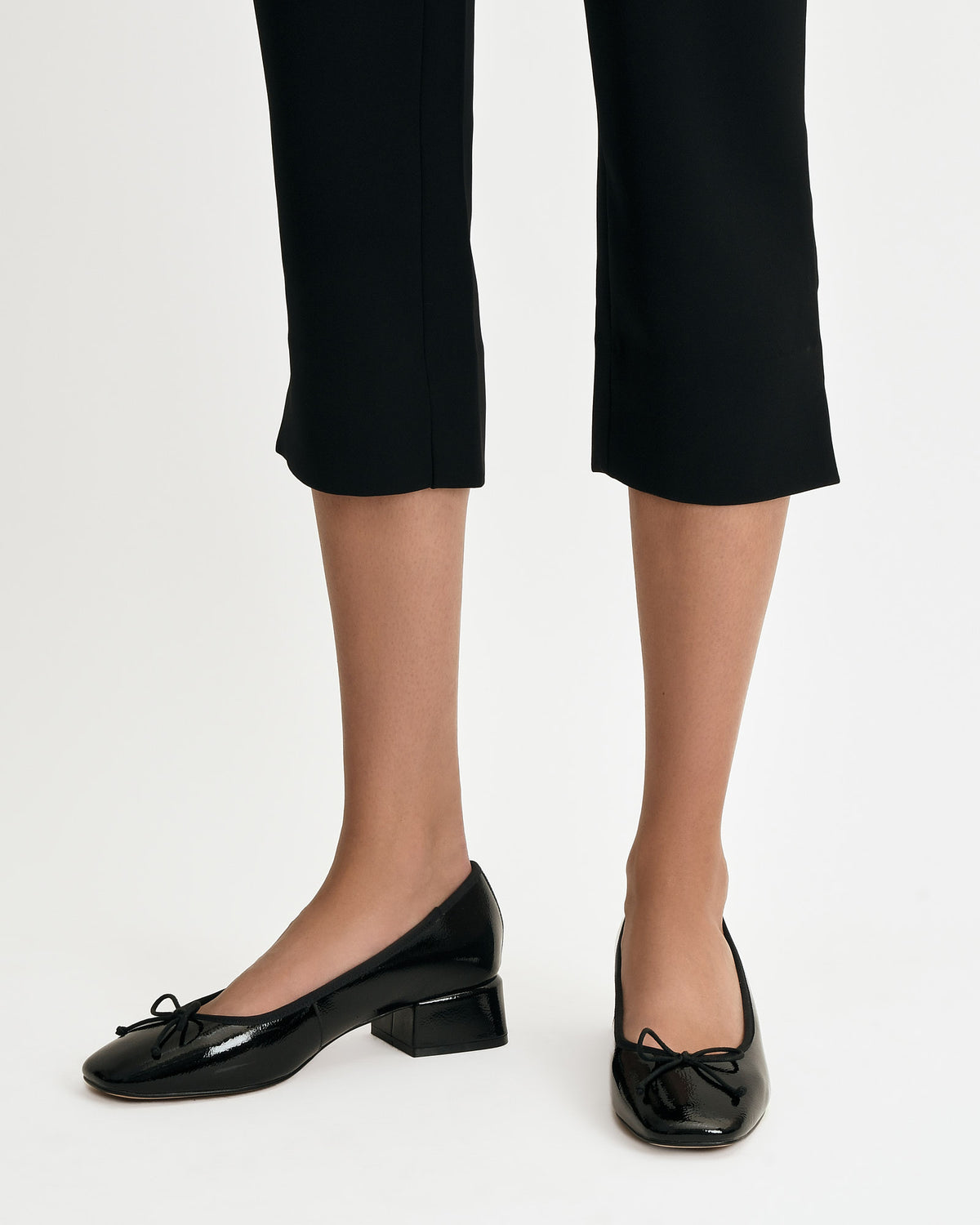LARA LOW HEELS BLACK CRINKLE PATENT