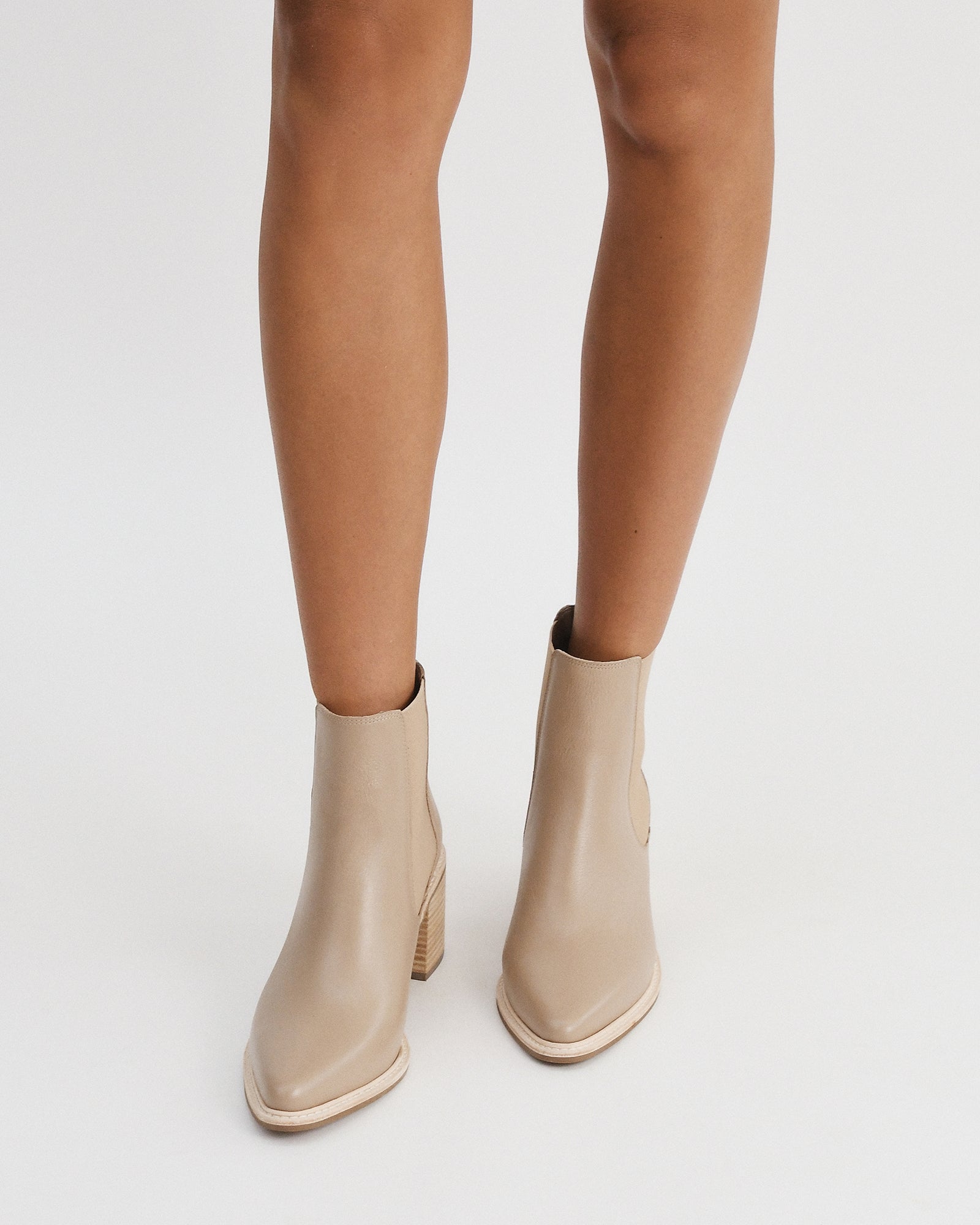 LUXE HIGH ANKLE BOOTS TAUPE LEATHER image