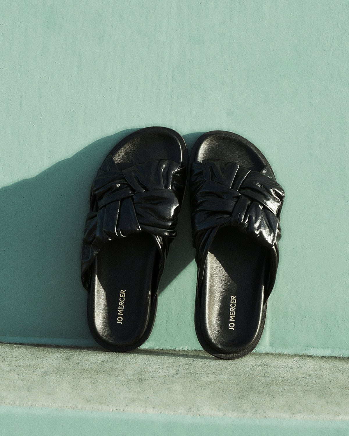 OLLIE FLAT SANDALS BLACK LEATHER